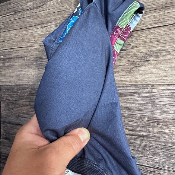 SO Vibrant Floral Cutout Crop Tank Top - Picture 5 of 9